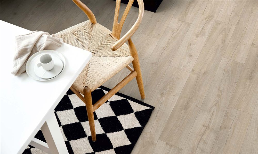 Ламинат Pergo Skara Pro 12 Дуб Новый Английский L1250-03369 1380×190×12 фото в интерьере